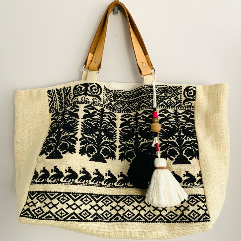 STAR MELA EMBROIDERED TOTE BAG WITH POM POM TASSELL